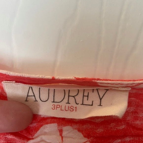 Red Floral Tie Front Crop Top - Picture 3 of 4